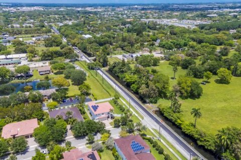 House in Davie, Florida 6 bedrooms, 512.45 sq.m. № 2072820 - photo 13