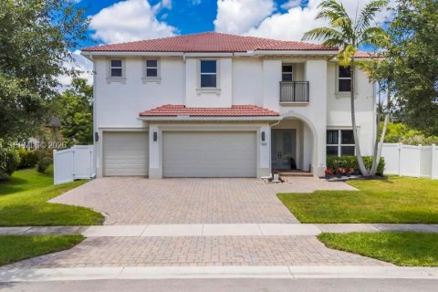 House in Davie, Florida 6 bedrooms, 512.45 sq.m. № 2072820 - photo 2