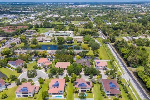 House in Davie, Florida 6 bedrooms, 512.45 sq.m. № 2072820 - photo 14