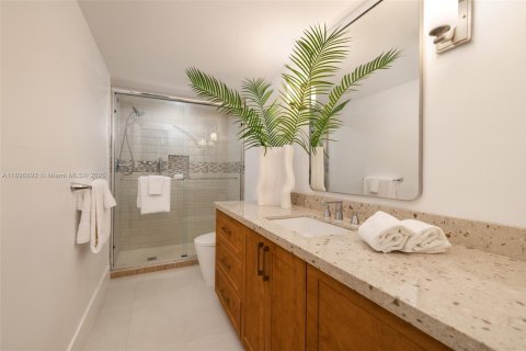 Adosado en venta en Miami, Florida, 4 dormitorios, 346.06 m2 № 1954314 - foto 27