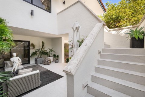 Adosado en venta en Miami, Florida, 4 dormitorios, 346.06 m2 № 1954314 - foto 29