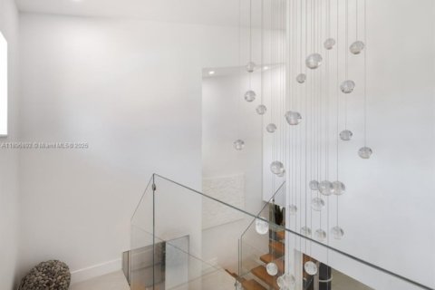 Adosado en venta en Miami, Florida, 4 dormitorios, 346.06 m2 № 1954314 - foto 16