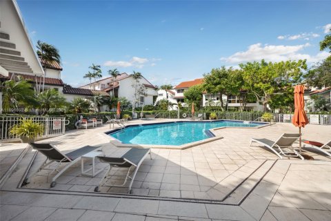 Adosado en venta en Miami, Florida, 4 dormitorios, 346.06 m2 № 1954314 - foto 30