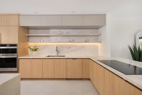 Adosado en venta en Miami, Florida, 4 dormitorios, 346.06 m2 № 1954314 - foto 12