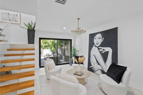 Adosado en venta en Miami, Florida, 4 dormitorios, 346.06 m2 № 1954314 - foto 5