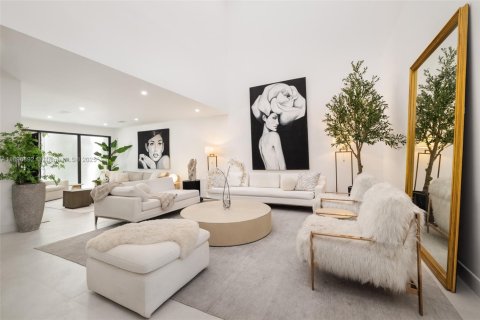 Adosado en venta en Miami, Florida, 4 dormitorios, 346.06 m2 № 1954314 - foto 6