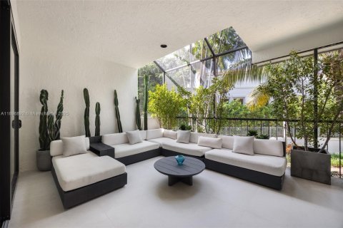 Adosado en venta en Miami, Florida, 4 dormitorios, 346.06 m2 № 1954314 - foto 11