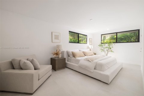 Adosado en venta en Miami, Florida, 4 dormitorios, 346.06 m2 № 1954314 - foto 22