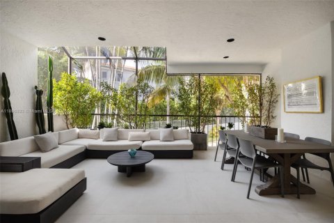 Adosado en venta en Miami, Florida, 4 dormitorios, 346.06 m2 № 1954314 - foto 10