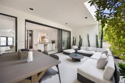 Adosado en venta en Miami, Florida, 4 dormitorios, 346.06 m2 № 1954314 - foto 9