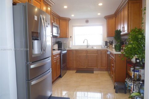 Condo in Sunrise, Florida, 2 bedrooms  № 2075151 - photo 7