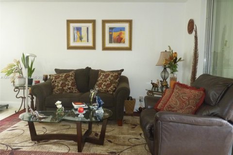 Condo in Sunrise, Florida, 2 bedrooms  № 2075151 - photo 20