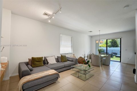 Villa ou maison à louer à Miami, Floride: 4 chambres, 195.56 m2 № 2257496 - photo 15