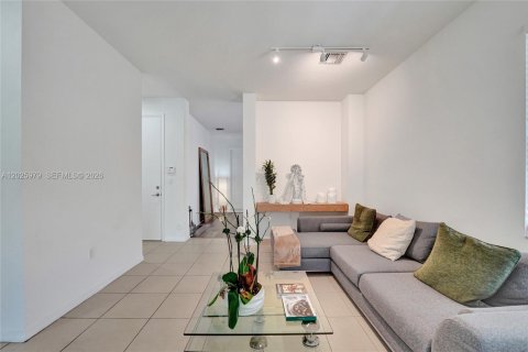 Villa ou maison à louer à Miami, Floride: 4 chambres, 195.56 m2 № 2257496 - photo 18