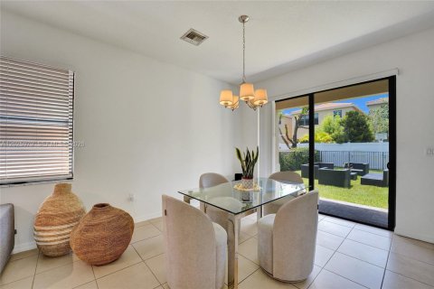 Villa ou maison à louer à Miami, Floride: 4 chambres, 195.56 m2 № 2257496 - photo 23