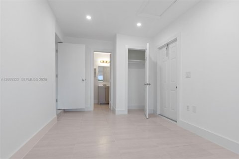 Casa en alquiler en Fort Lauderdale, Florida, 3 dormitorios, 119.1 m2 № 2072407 - foto 11