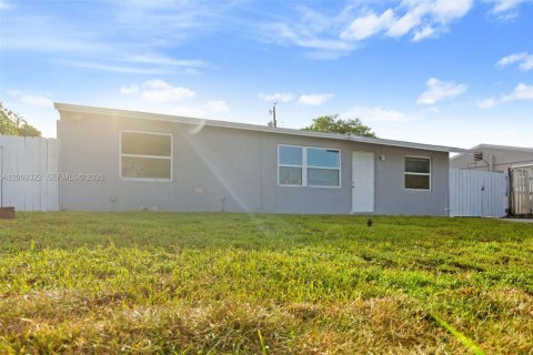 Casa en Fort Lauderdale, Florida 3 dormitorios, 119.1 m2 № 2072407