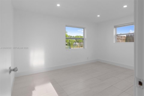 Casa en alquiler en Fort Lauderdale, Florida, 3 dormitorios, 119.1 m2 № 2072407 - foto 6