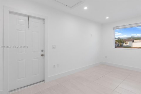 Casa en alquiler en Fort Lauderdale, Florida, 3 dormitorios, 119.1 m2 № 2072407 - foto 10