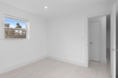 Casa en alquiler en Fort Lauderdale, Florida, 3 dormitorios, 119.1 m2 № 2072407 - foto 5