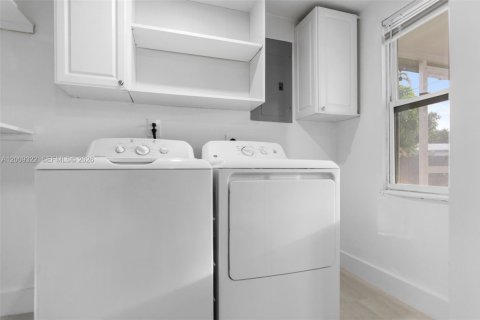 Casa en alquiler en Fort Lauderdale, Florida, 3 dormitorios, 119.1 m2 № 2072407 - foto 15