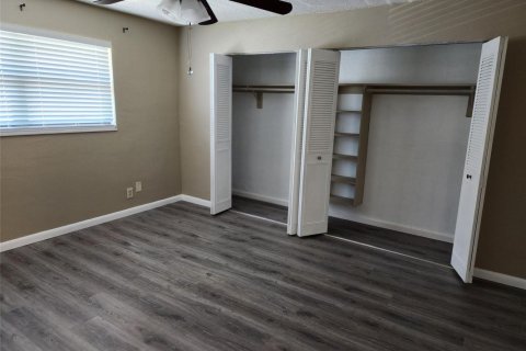 Townhouse in Lauderdale Lakes, Florida 3 bedrooms, 152.82 sq.m. № 2146756 - photo 16