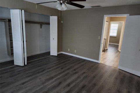 Townhouse in Lauderdale Lakes, Florida 3 bedrooms, 152.82 sq.m. № 2146756 - photo 17