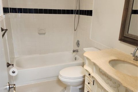 Townhouse in Lauderdale Lakes, Florida 3 bedrooms, 152.82 sq.m. № 2146756 - photo 28