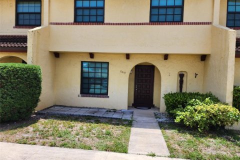 Townhouse in Lauderdale Lakes, Florida 3 bedrooms, 152.82 sq.m. № 2146756 - photo 2