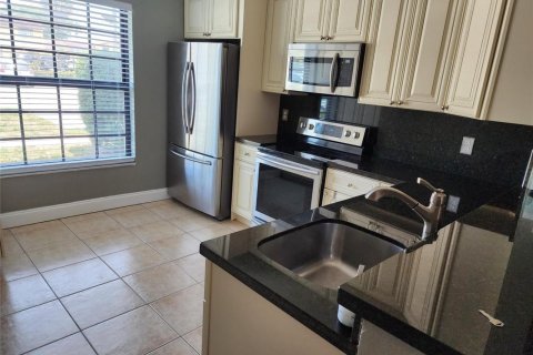 Townhouse in Lauderdale Lakes, Florida 3 bedrooms, 152.82 sq.m. № 2146756 - photo 5