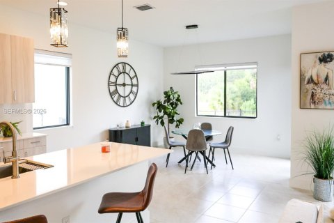 House in Ave Maria, Florida 3 bedrooms № 2070761 - photo 6