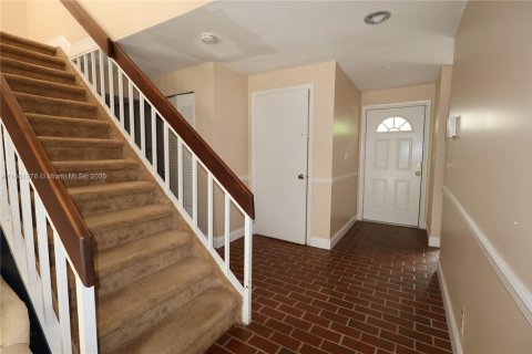 Townhouse in Plantation, Florida 2 bedrooms, 151.43 sq.m. № 2047293 - photo 14