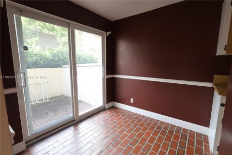 Townhouse in Plantation, Florida 2 bedrooms, 151.43 sq.m. № 2047293 - photo 5