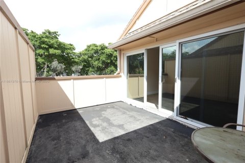 Townhouse in Plantation, Florida 2 bedrooms, 151.43 sq.m. № 2047293 - photo 20