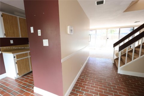 Townhouse in Plantation, Florida 2 bedrooms, 151.43 sq.m. № 2047293 - photo 4