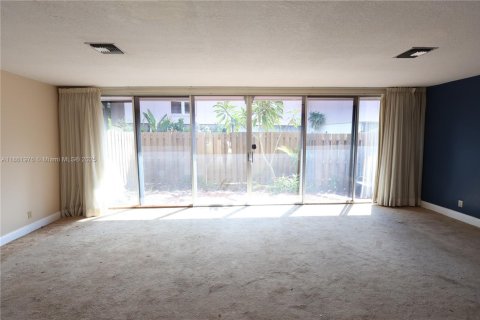 Townhouse in Plantation, Florida 2 bedrooms, 151.43 sq.m. № 2047293 - photo 8