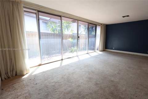 Townhouse in Plantation, Florida 2 bedrooms, 151.43 sq.m. № 2047293 - photo 9
