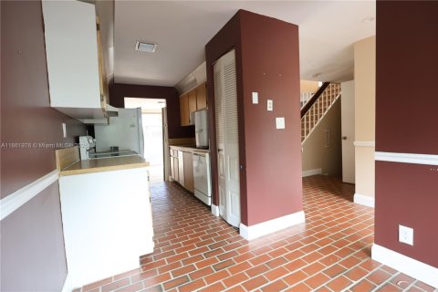 Townhouse in Plantation, Florida 2 bedrooms, 151.43 sq.m. № 2047293 - photo 6