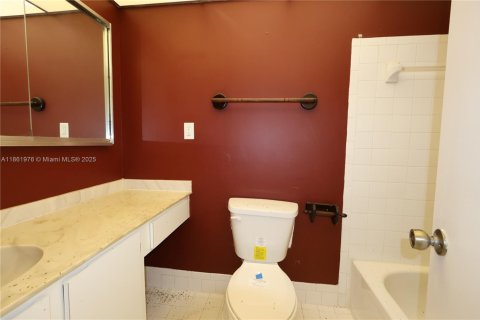 Townhouse in Plantation, Florida 2 bedrooms, 151.43 sq.m. № 2047293 - photo 17