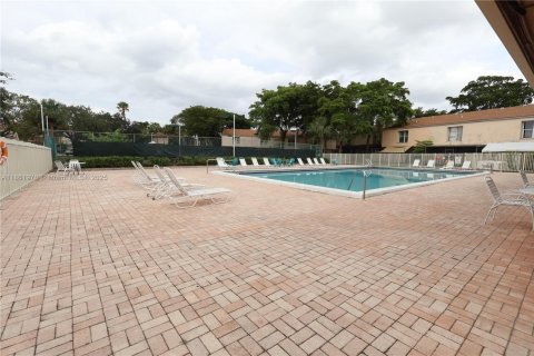 Townhouse in Plantation, Florida 2 bedrooms, 151.43 sq.m. № 2047293 - photo 27