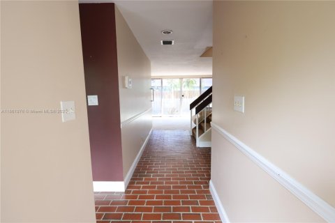 Townhouse in Plantation, Florida 2 bedrooms, 151.43 sq.m. № 2047293 - photo 3