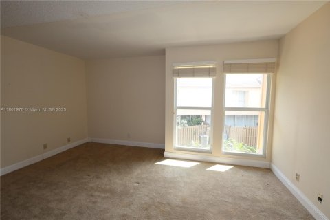 Townhouse in Plantation, Florida 2 bedrooms, 151.43 sq.m. № 2047293 - photo 15