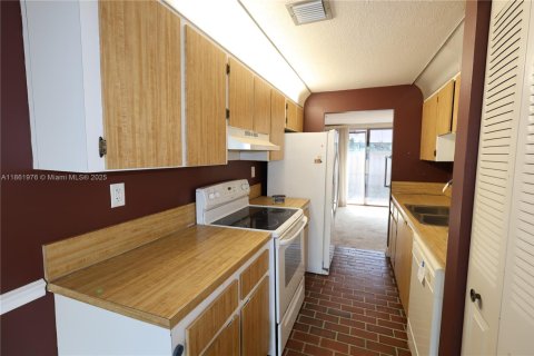 Townhouse in Plantation, Florida 2 bedrooms, 151.43 sq.m. № 2047293 - photo 7