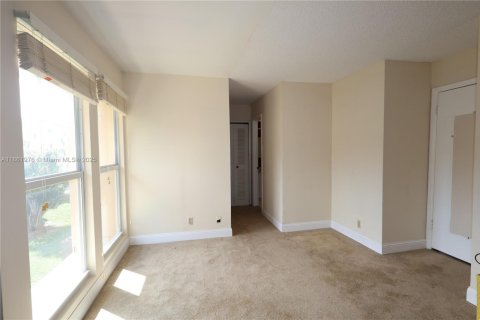 Townhouse in Plantation, Florida 2 bedrooms, 151.43 sq.m. № 2047293 - photo 16