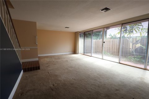 Townhouse in Plantation, Florida 2 bedrooms, 151.43 sq.m. № 2047293 - photo 10