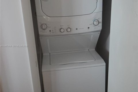 Купить кондоминиум в Майами, Флорида 1 спальня, 73.76м2, № 2004296 - фото 20