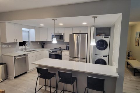 Copropriété à louer à Miami Beach, Floride: 2 chambres, 99.41 m2 № 1975939 - photo 8