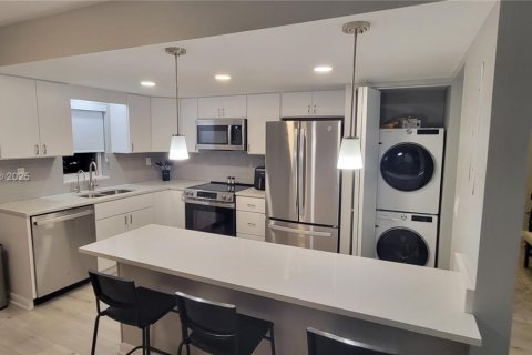 Copropriété à louer à Miami Beach, Floride: 2 chambres, 99.41 m2 № 1975939 - photo 10