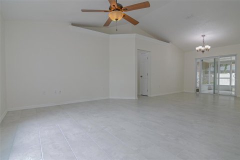 Villa ou maison à vendre à Mulberry, Floride: 3 chambres, 134.99 m2 № 2403147 - photo 8