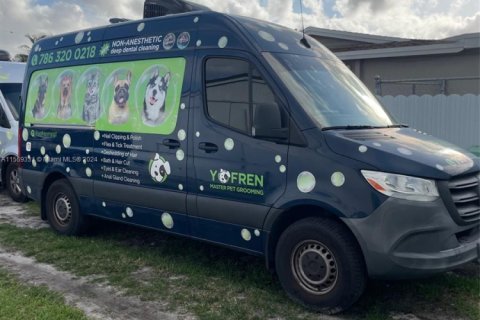 Купить коммерческую недвижимость в Майами-Дейд, Флорида № 2021752 - фото 4